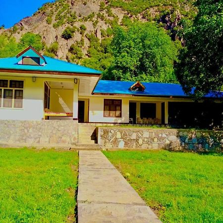 Chitral Inn Resort Buitenkant foto